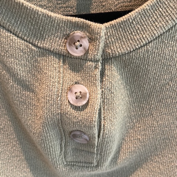 Madewell olive green sweat shirt. - Picture 3 of 4